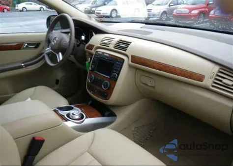 2009 Mercedes-Benz R350 R Class z USA, uszkodzony, nr VIN 4JGCB65E29A089183